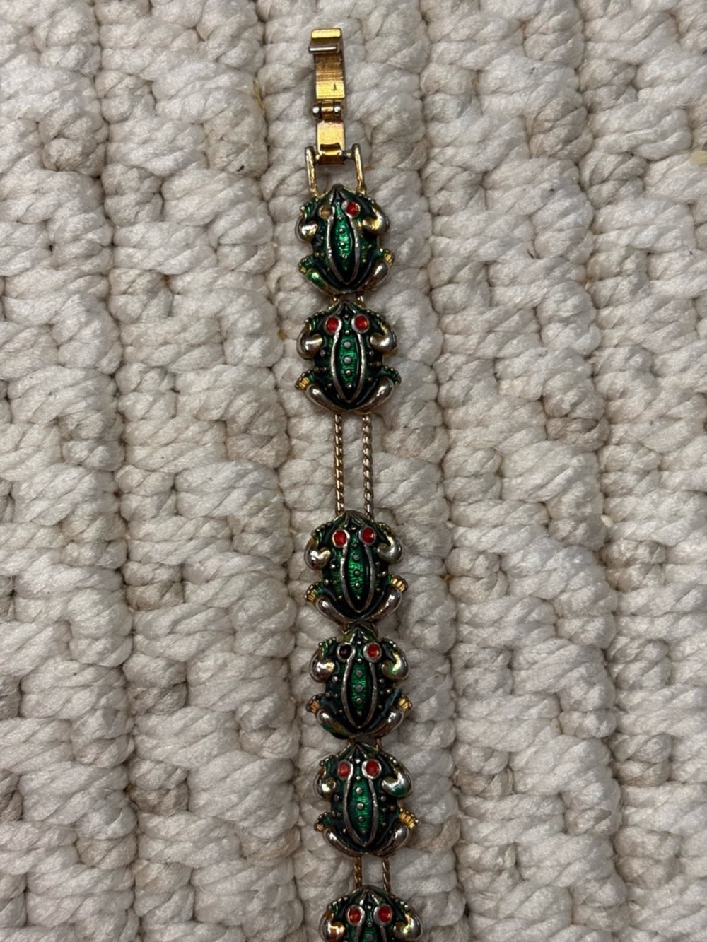 Vintage Enamel Frog Link Bracelet Green Red Rhinestone Eyes Novelty Jewelry - Picture 2 of 8